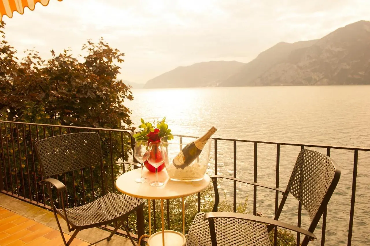 Nest On The Lake Apartment Marone